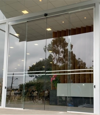 Conheça os produtos da Vidraçaria CM Vidros para Portas de Vidro