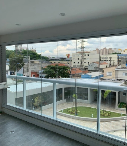 Fechamento de sacada com vidro em São Caetano